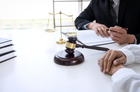 Customer service good cooperation, Consultation between a male l