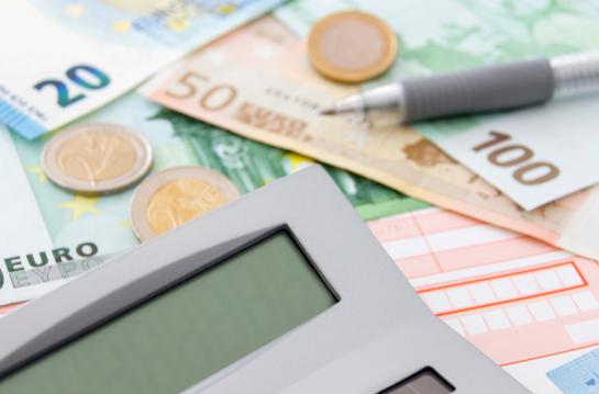 dinero y calculadora