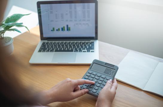 Business,Women,Checking,Bills.,Taxes,Bank,Account,Balance,And,Calculating