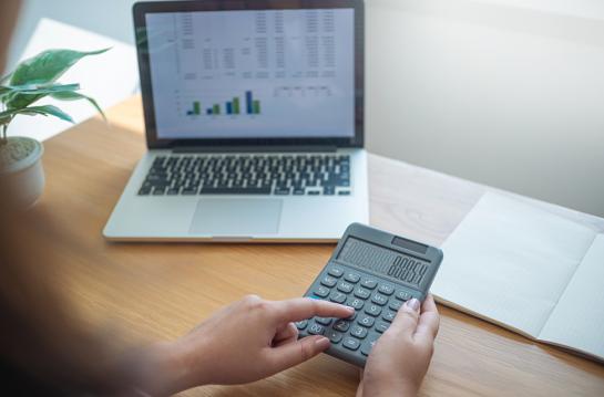 Business,Women,Checking,Bills.,Taxes,Bank,Account,Balance,And,Calculating